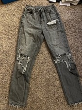 American Eagle Outfitters Women  s Gray High Rise Distressed Straight Jeans 0