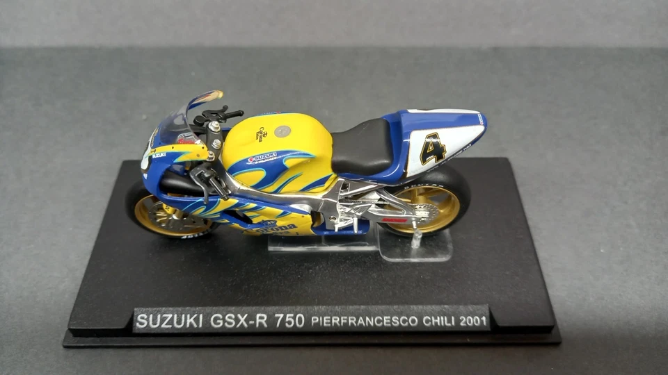 1/24 IXO Modellino Moto Suzuki GSX-R 750 Pierfrancesco Chili 2001 #4 Superbike - Immagine 2 di 4