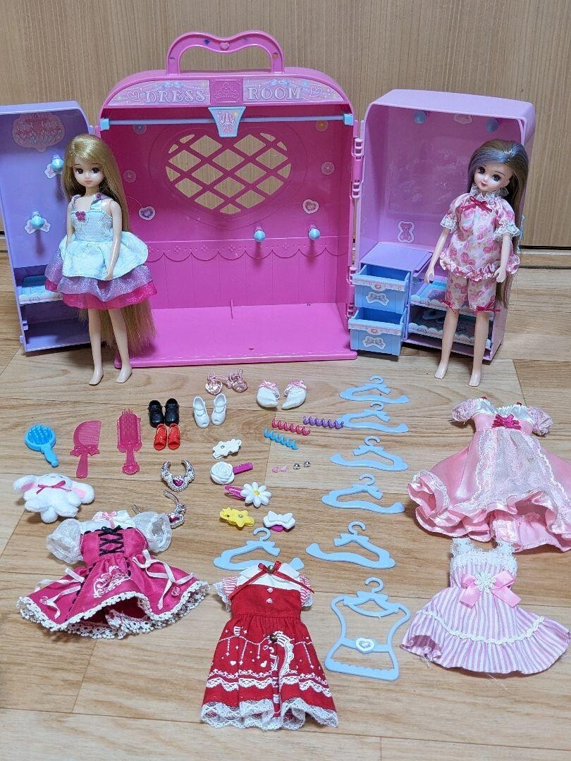 Takara Tomy Licca-chan Muñeca Niña Figura Productos Vestidor 2 muñecas