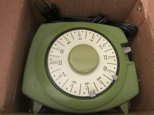 Montgomery Ward Signature Avocado Green Appliance Timer 83-545 WITH BOX - Picture 3 of 8