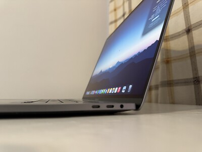 MacBook Pro 16