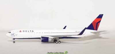 1:400 Panda Models Delta Air Lines B 767-300 N171DZ 90194 PM-62429 Airplane