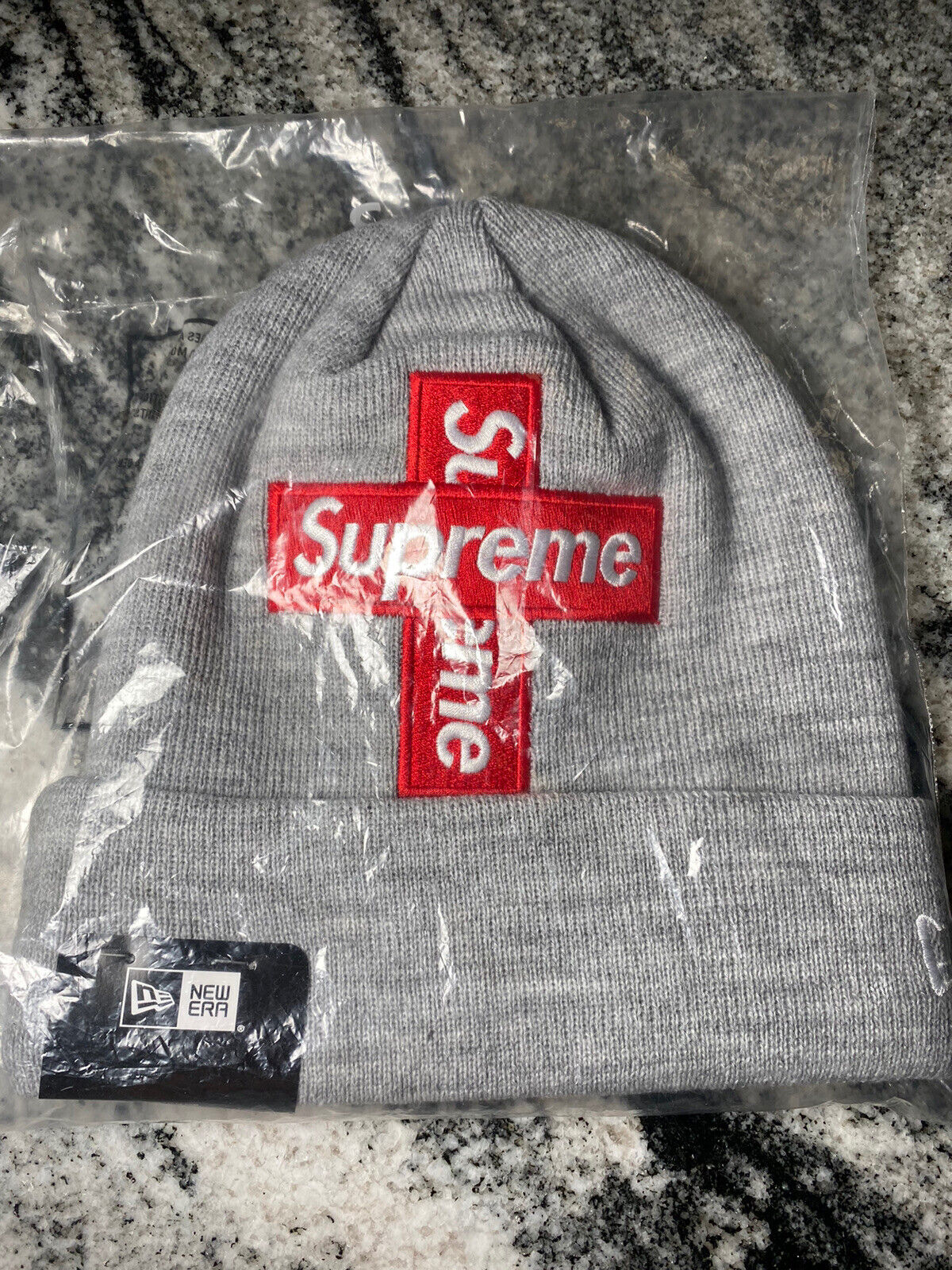 Supreme x New Era Cross Box Logo Beanie 'Red