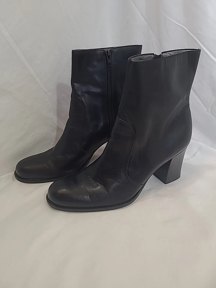UNISA Leather Ankle Boots Women’s 7.5B  Black Brazil 2.5" Block Heel READ - Image 2 of 4