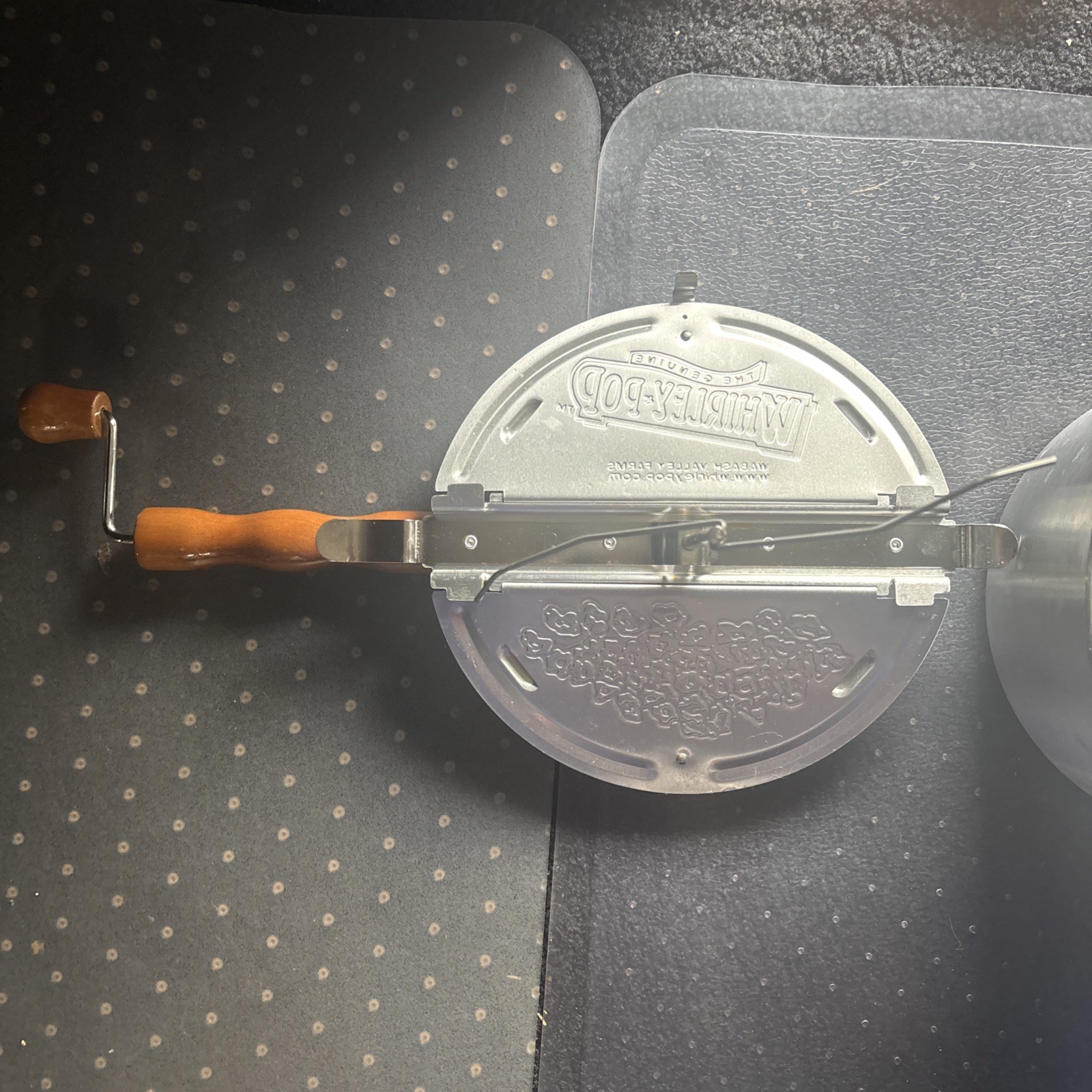 The Genuine Whirley Pop Perfect Popcorn Maker Popper Hand Manual Crank Stovetop