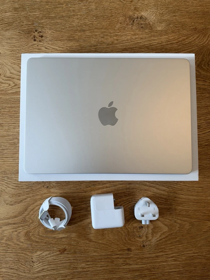 Apple MacBook Air 13" M2 · 16GB · 2TB, photo 1 of 5