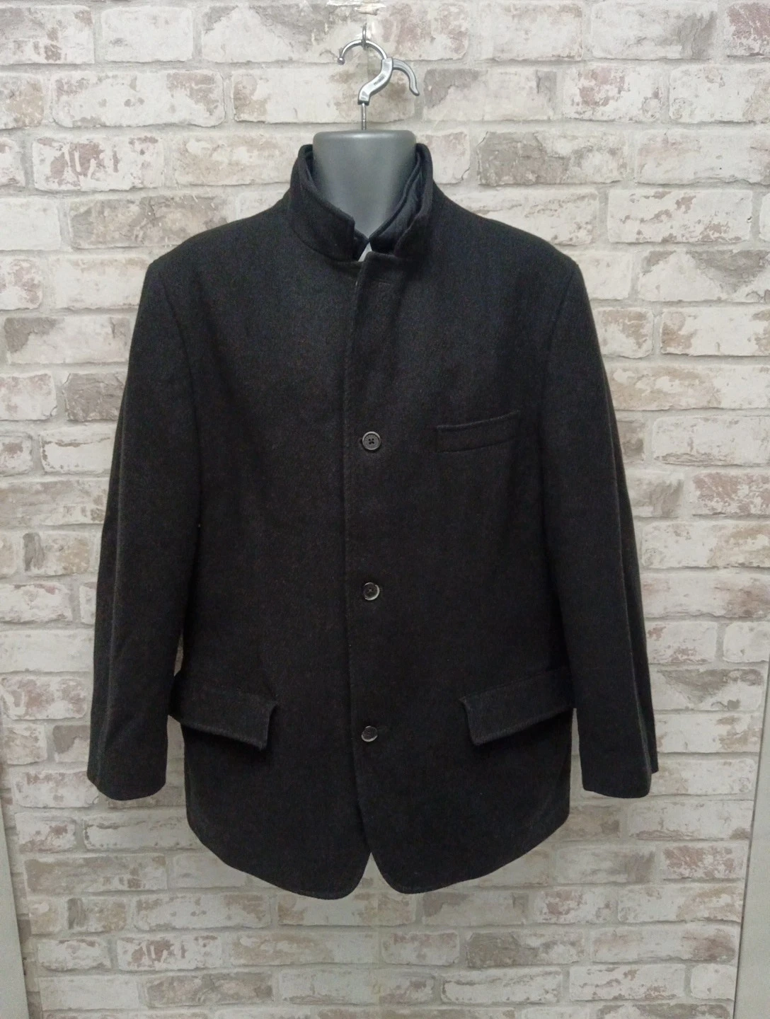 Cappotto vintage collezione Versace taglia 52 nero pit to pit 23 pollici. Lunghezza 30 pollici
