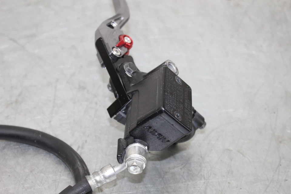 Kawasaki Z125 Pro 2017 2018 OEM freno delantero cilindro maestro línea pinza manguera Foto 4 de 4