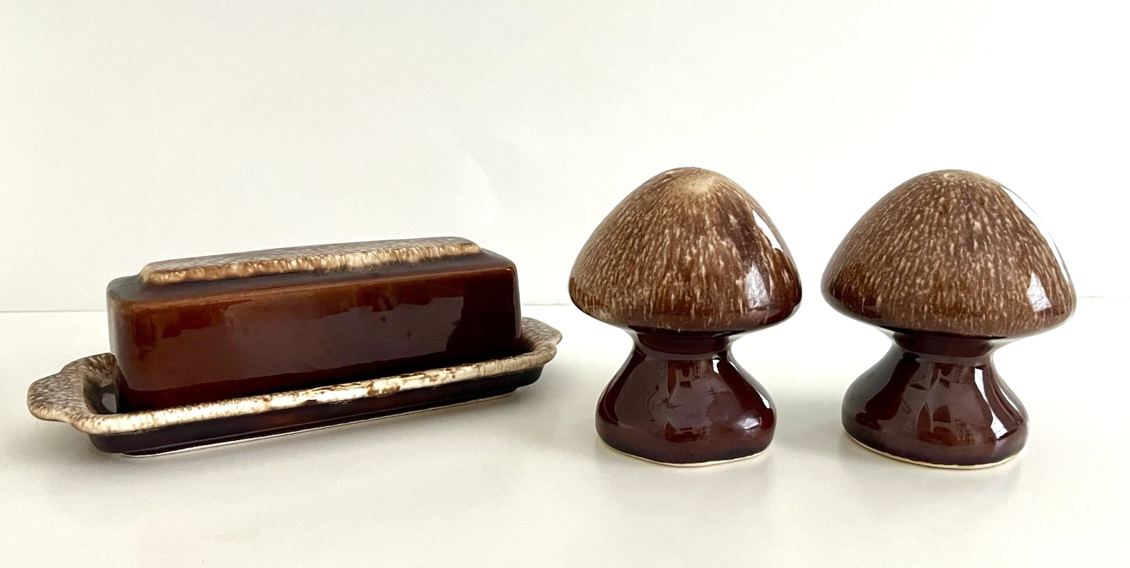 Hull Brown Drip Glaze Butter Dish/Lid + Mushroom Salt & Pepper Shakers Vtg NICE