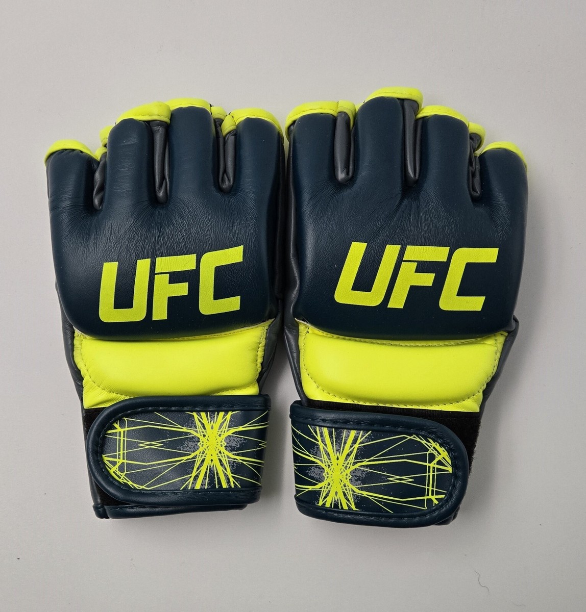 The Ultimate Fighter TUF 20 Gloves Unsigned MMA UFC Bellator