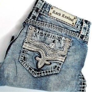 capri jeans with frayed hem