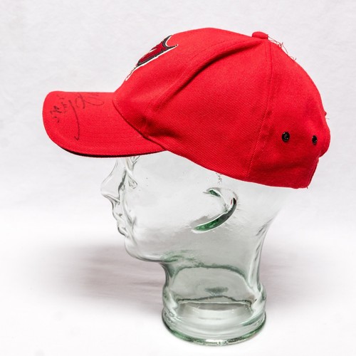 ⭐ Tampa Bay Buccaneers Red Hat Signed By Mike Alstott One Size Fits All ⭐ - Picture 4 of 9