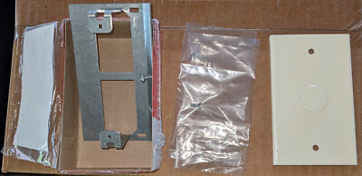 WIREMOLD V3036HE STEEL BLANK COVER 3000 SERIES RACEWAY IVORY 1/2'' KO LEGRAND