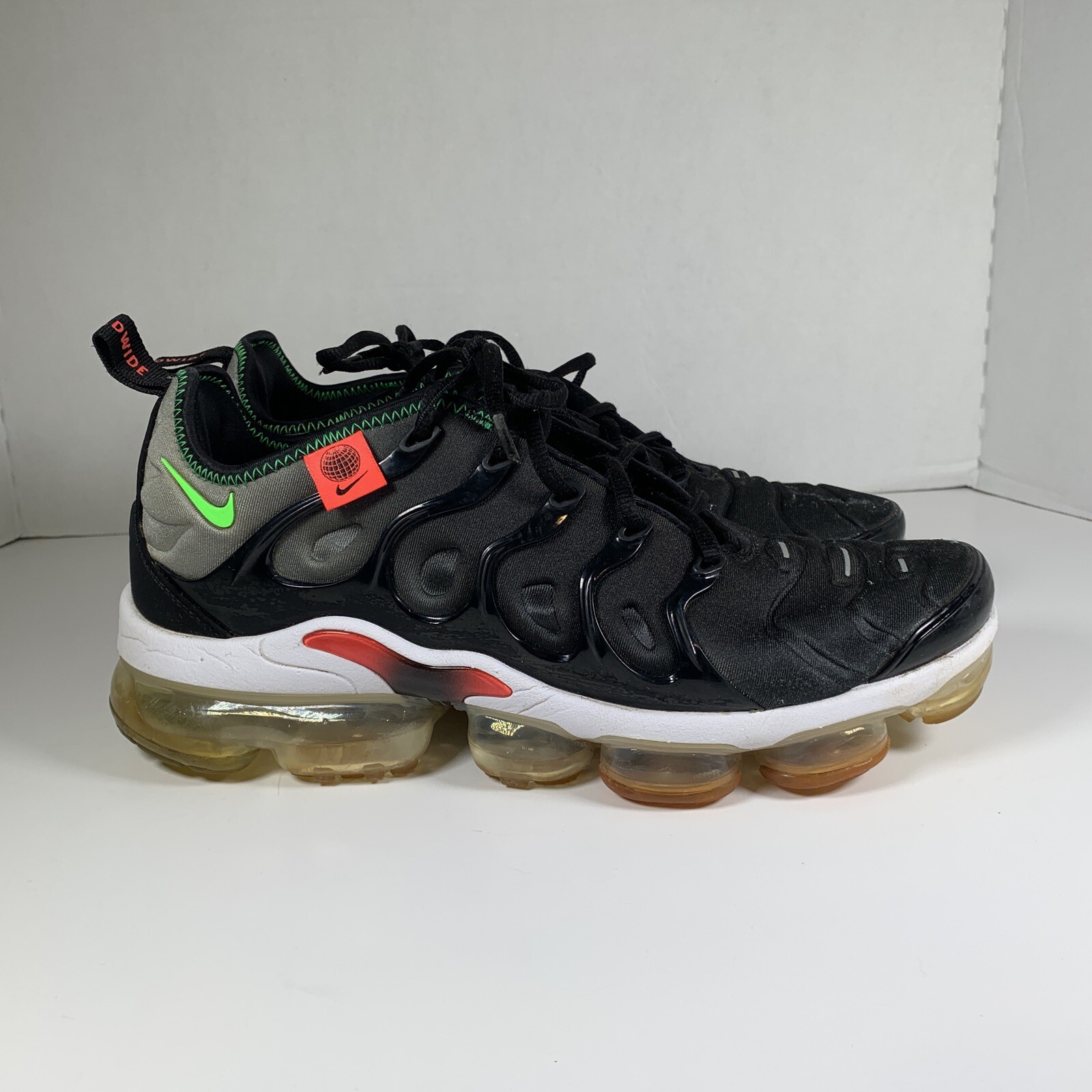 Size 9.5 - Nike Air VaporMax Plus 