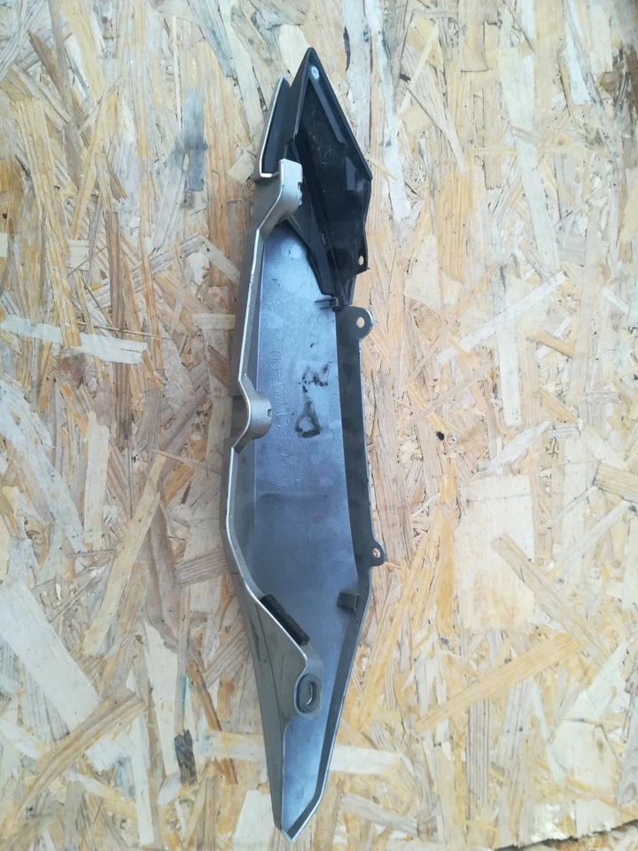 20S2172100 FIANCHETTO YAMAHA XJ6 09 15 - Immagine 3 di 4