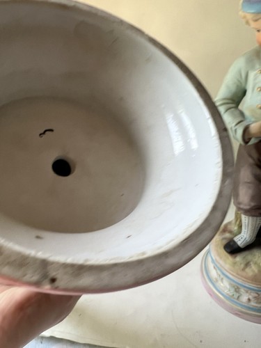 Par de estatuas grandes antiguas francesas de porcelana bisque niño niña - Imagen 19 de 24