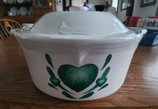 Green Heart Casserole 9.25" W (w handles) 2 qt. Jay Import? Corelle? Stoneware !
