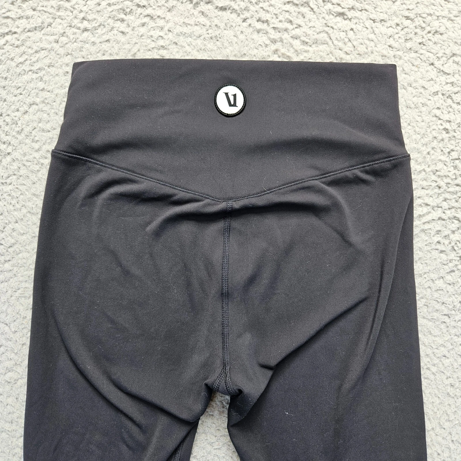 vuori chilled out mid rise workout gym leggings