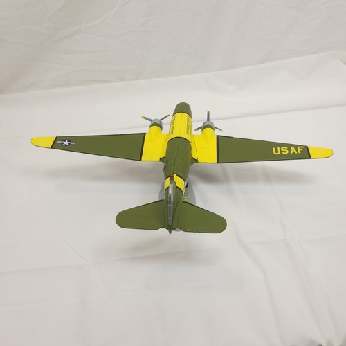 Avión réplica Ertl Douglas DC-3 Air Service Rescue USAF F493 fundido a presión 1/72 1995 - Imagen 11 de 19