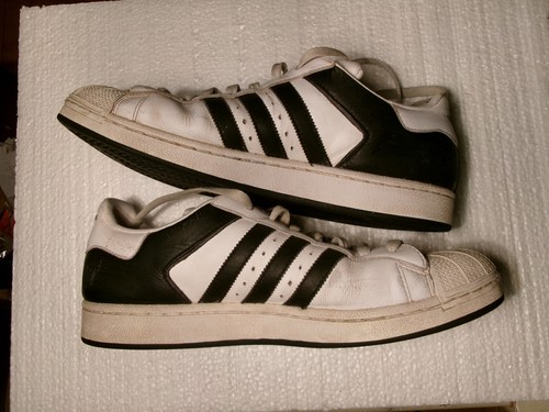 Sneakers Adidas vintage 2006 punta bassa in pelle nero bianco uomo 10 723001 - Foto 12 di 12