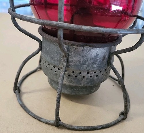 Vintage/Antique Red Globe Adlake Kero Metal Railroad Lantern V. Good Condition. - Picture 4 of 8