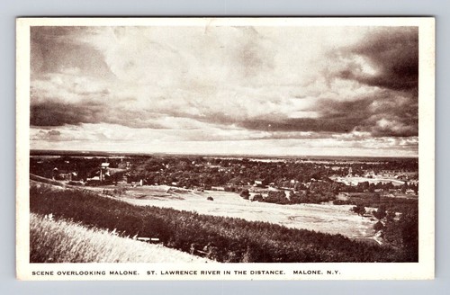 Malone NY-New York, Szene mit Blick auf Malone St Lawrence River Vintage Postkarte