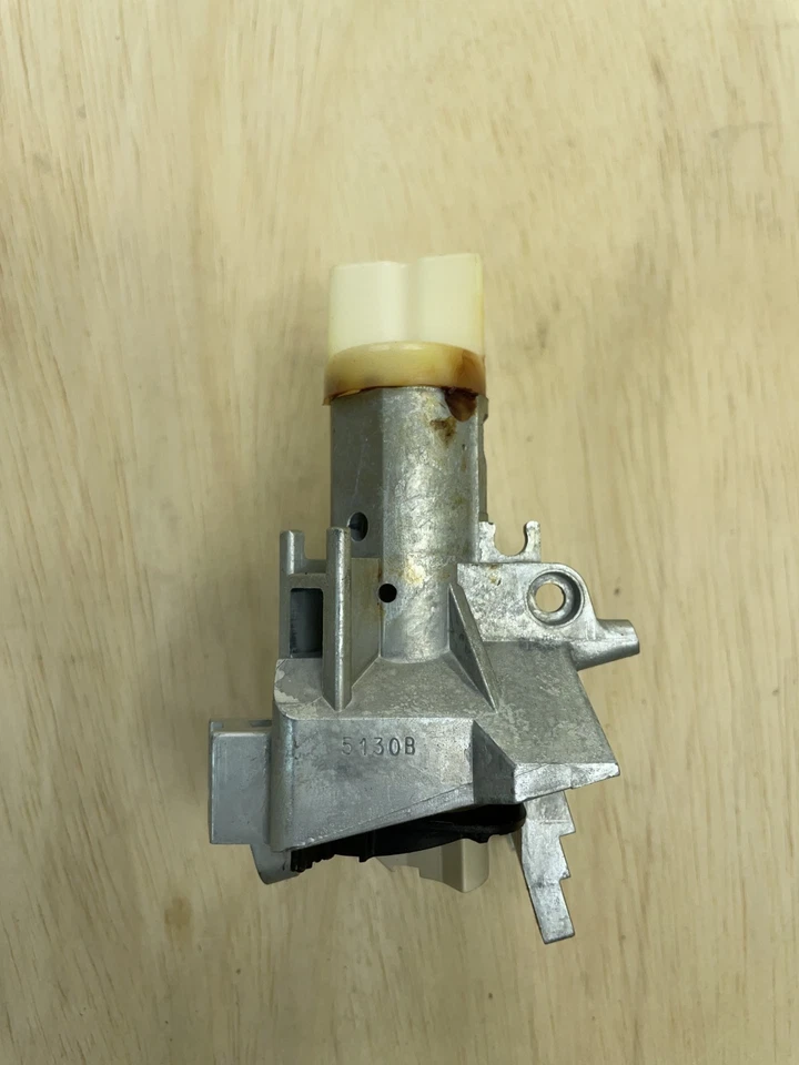 Genuine GM OEM Ignition Lock Cylinder Case Chevy Buick Cadillac Pontiac 26036474 - Image 4 of 4