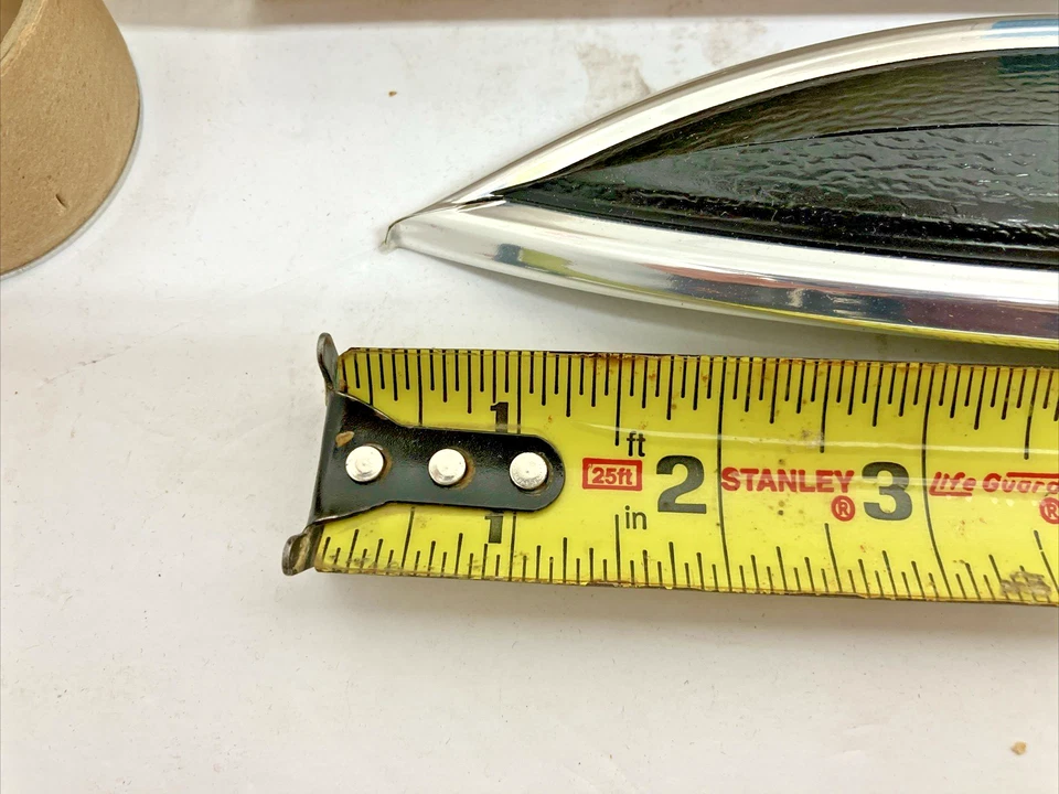 New OEM GM RH or LH Front Fender Spear Trim 374925 1973-1980 GMC Jimmy (Bin62) - Image 2 of 4