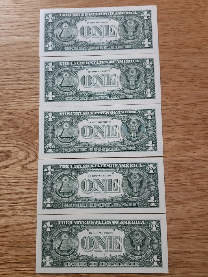 2013 New York FT WORTH Star Note BEP (5) $1 Star Note bills in sequence UNC/GEM - Image 4 of 4