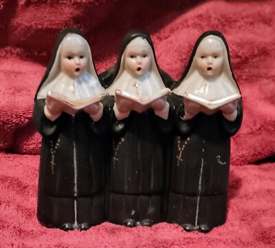 Vtg. Three Singing Nuns w/Music Box  Figurine Made in Japan 6'' Tall Please Read 