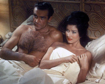 Sean Connery & Zena Marshall [1034713] 8x10 Foto (Andere Größen)