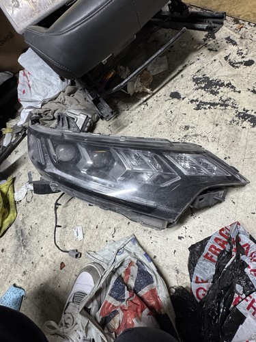 2019 MITSUBISHI OUTLANDER O/S Drivers Right Front Headlight Headlamp 2015-2021 - Picture 2 of 11