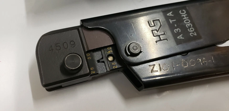 Herramienta de prensado de trinquete Hirose HRS A3-TA2630HC 30-26AVG en estuche TIENE GRABADOS Foto 4 de 4