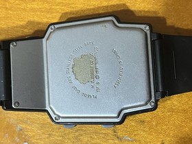 Nintendo Super Mario Bros. World 4 LCD Game Watch Wristwatch Black/Red (1991)