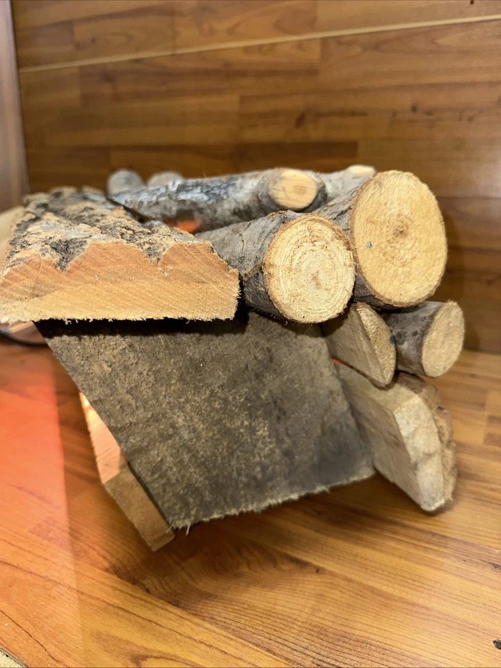 VINTAGE ELECTRIC LIGHT UP FIREPLACE WOOD LOGS CRACKLING SOUND FAUX FIRE - Image 2 of 4