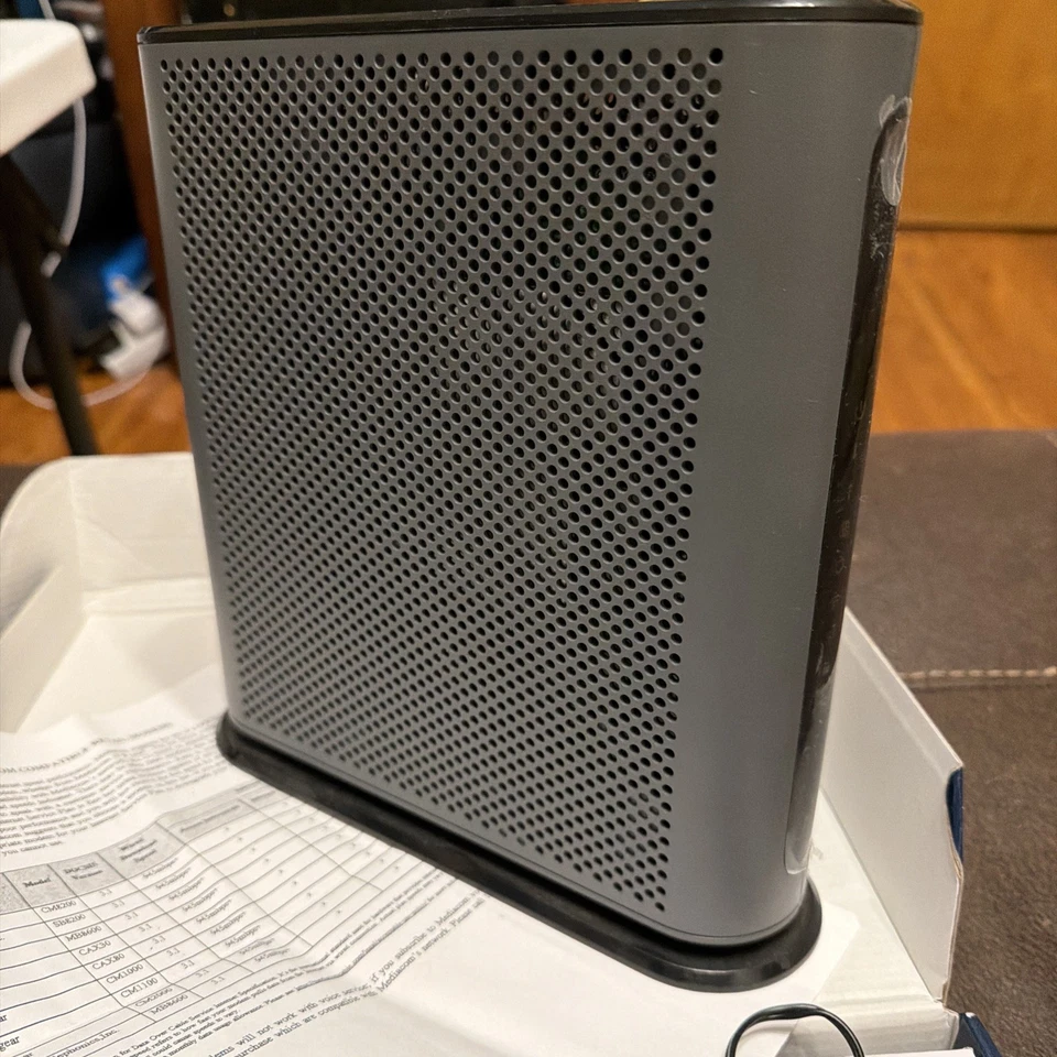Motorola MG8702 DOCSIS 3.1 Cable Modem+ AC3200 WIFI Router Combo NEW - Image 2 of 3