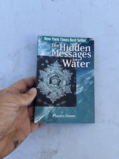 The Hidden Messages in Water by Masaru Emoto (Paperback Book) Self Help x22