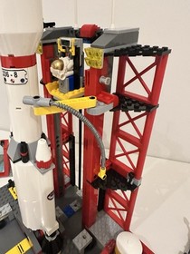 LEGO City Space Centre 3368 2011 100% COMPLETE Retired W/box & Manual & Minifigs