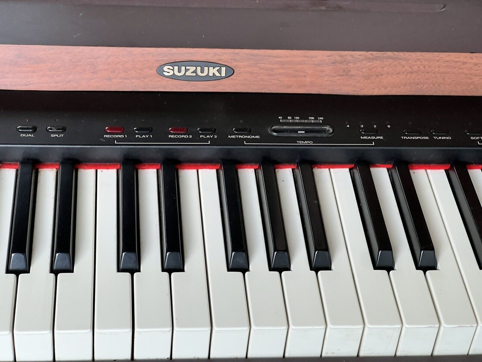 Suzuki piano meuble 88 touches blanc mat (touché lourd) SUZUKI