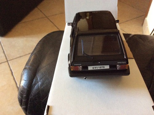 Wolkswagen Golf mk1 GTI (1979) 1:24 Burago - Foto 4 di 4