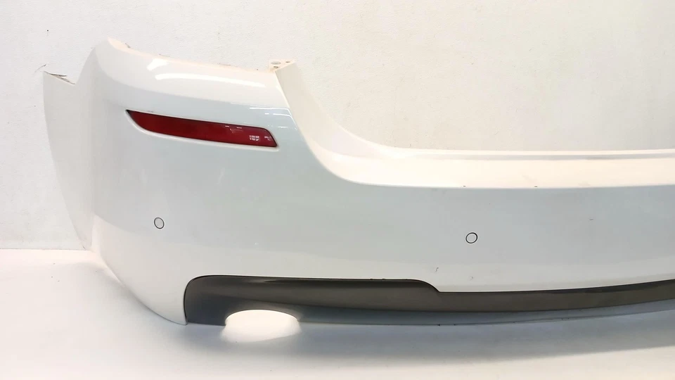 💚 BMW M5 550i F10 2011-2016 cubierta de parachoques trasero asistencia de estacionamiento (sin envío) OEM Foto 3 de 4