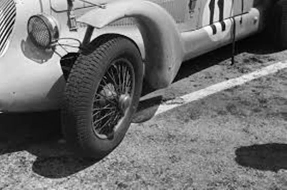 1-43 Delahaye 135S Le Mans '49 #11 resin metal kit Automodellista.it - Immagine 2 di 4