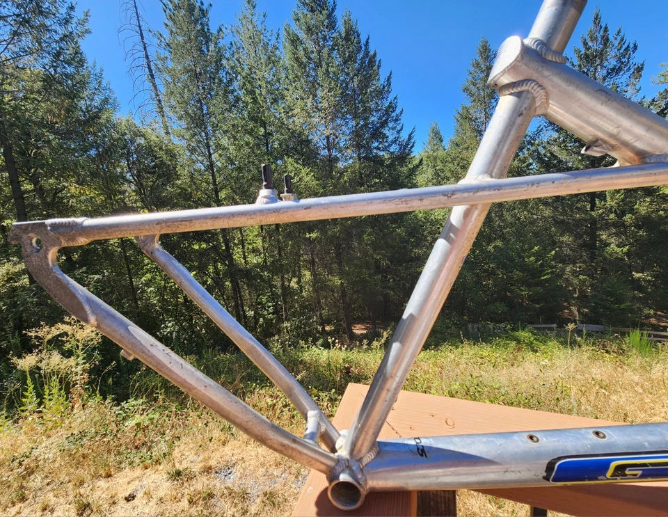 Cuadro GT Pantera 18" M aleación rígida bicicleta de montaña 26 EE. UU. All-Terra Hardtail EE. UU. Foto 3 de 4