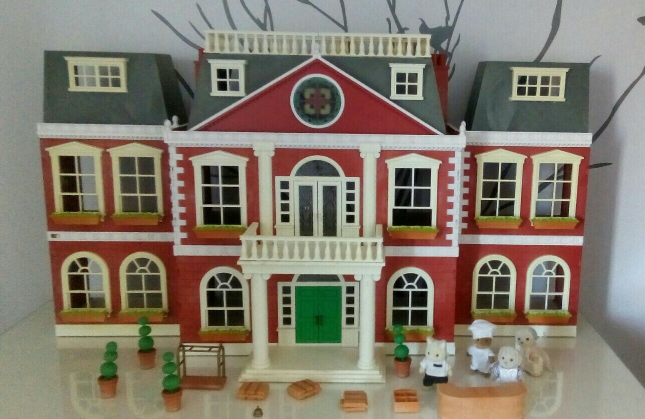 sylvanian families hotel half price