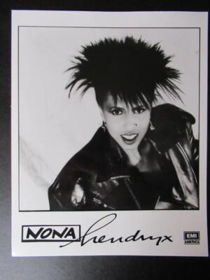 Nona Hendryx  10x8 inch  music  promo photo previously owned