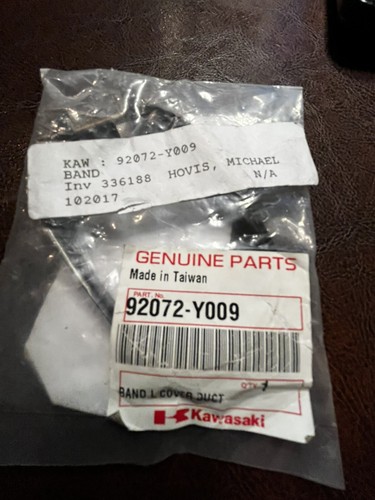 Kawasaki KLX DTRACKER 150 ORIGINAL KAWASAKI SEAT STRAP 92072-0892-MA | Philippines - Foto 3