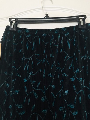 Choices Green Black Accordion Pleats Elastic Waist Pencil Skirt Size Medium - Picture 7 of 9