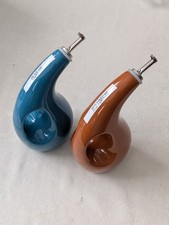 Rachael Ray Ceramic Oil & Vinegar Set Blue Brown Dishwasher Safe Pour Spout