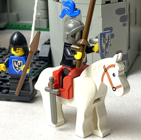 Vintage LEGO: Black Falcons Fortress 6074 Complete w/2 Cracked Flags - Pre-Owned