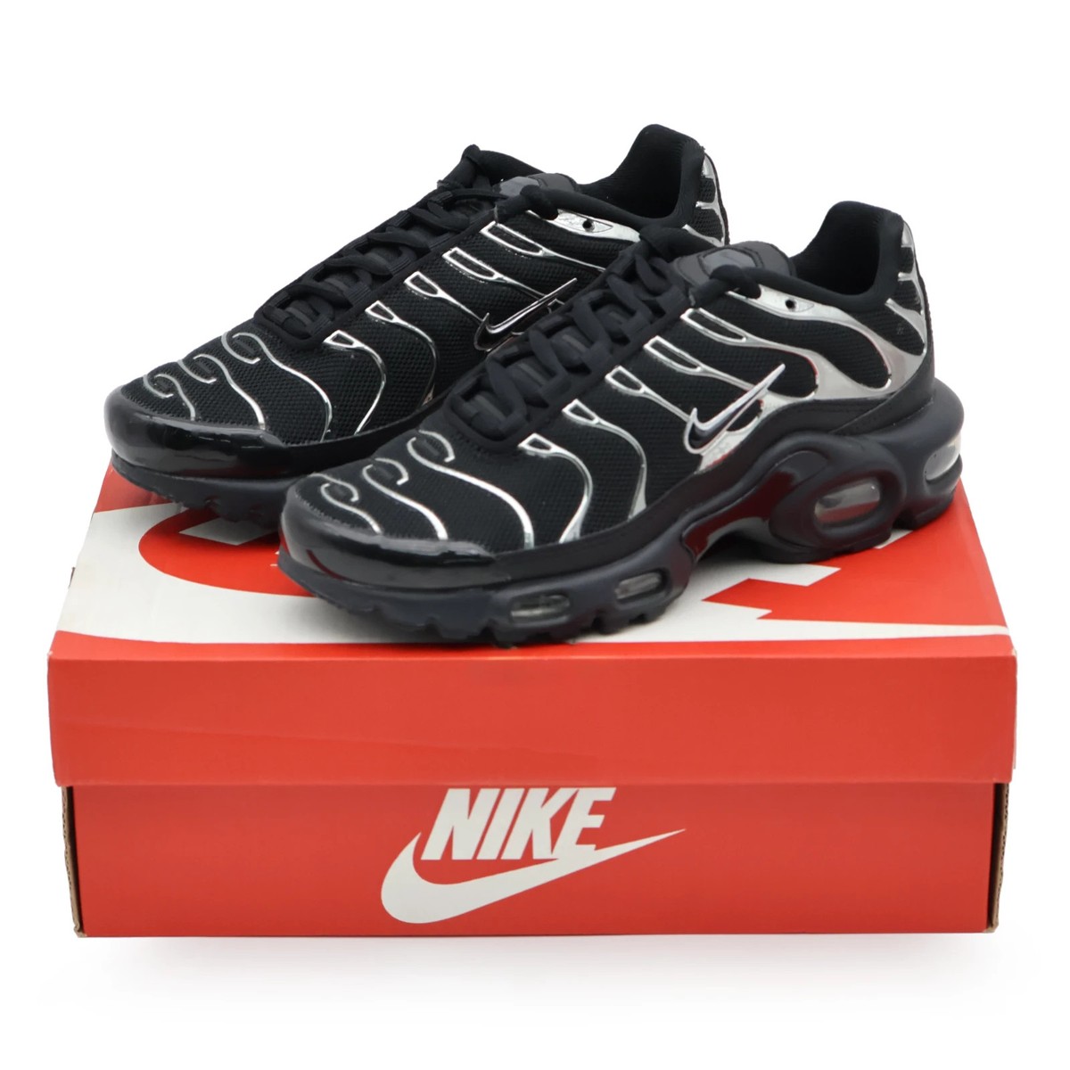 HJ9743-001 Nike Air Max Plus SE Black Metallic Silver Laser